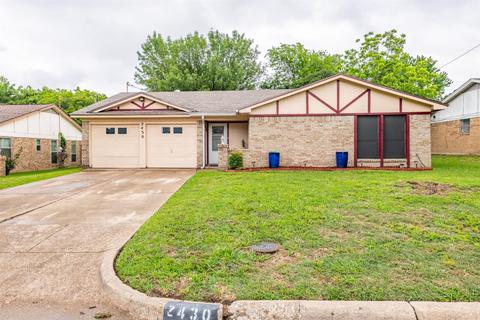 2430 Woodside Dr, Grand Prairie, TX 75052