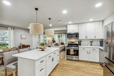 4305 Skyline Dr, Rowlett, TX 75088