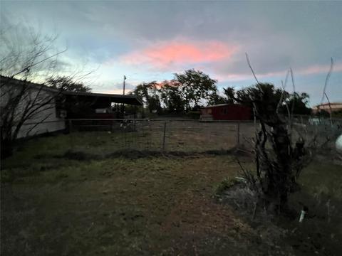 405 Munson Dr, Clyde, TX 79510 photo 7