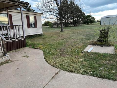 405 Munson Dr, Clyde, TX 79510 photo 3