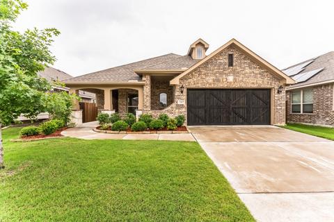 207 Arborside Dr, Waxahachie, TX 75165