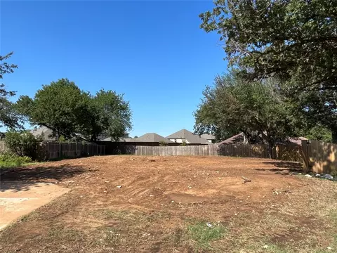 752 Oak Dale Ave, Lake Dallas, TX 75065