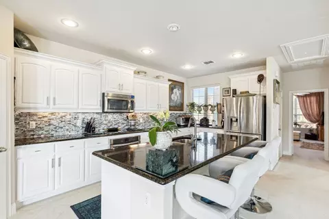 2660 Venice Dr #6, Grand Prairie, TX 75054