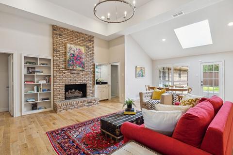 8810 Lacrosse Dr, Dallas, TX 75231