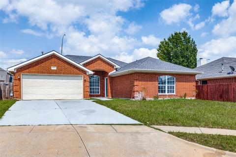 7203 Fossil Hill Dr, Arlington, TX 76002