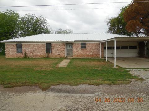 800 Trickham St, Bangs, TX 76823