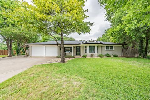 640 Circleview N Dr, Hurst, TX 76054