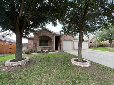 817 Forest Grove Ln, Crowley, TX 76036