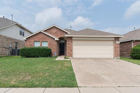 5805 Country Valley Ln, Fort Worth, TX 76179