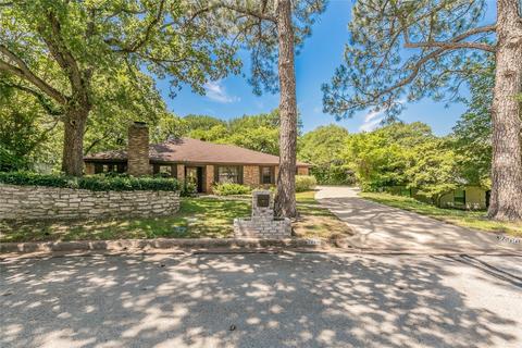 2600 Sunlight Dr, Arlington, TX 76006
