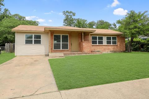 640 Pine St, Hurst, TX 76053