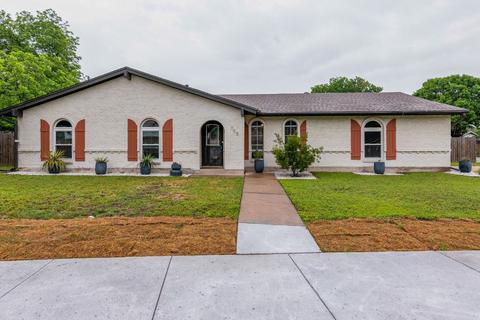 705 Thompson Dr, Saginaw, TX 76179