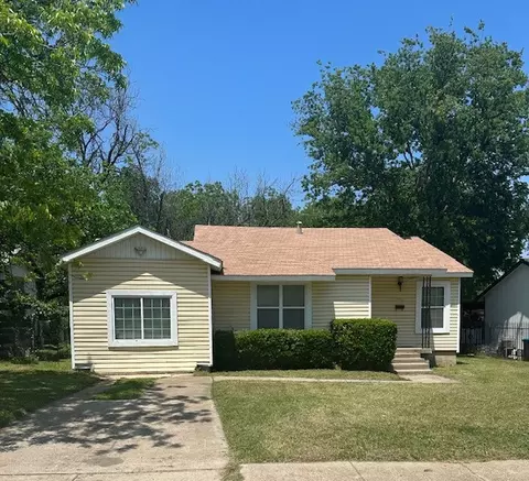 3605 Killian St, Fort Worth, TX 76119
