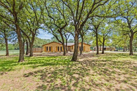 650 Newfield Ln, Springtown, TX 76082