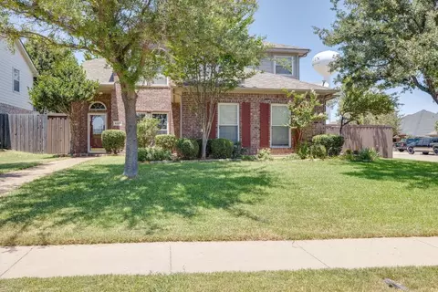 402 Ridge Dr, Justin, TX 76247