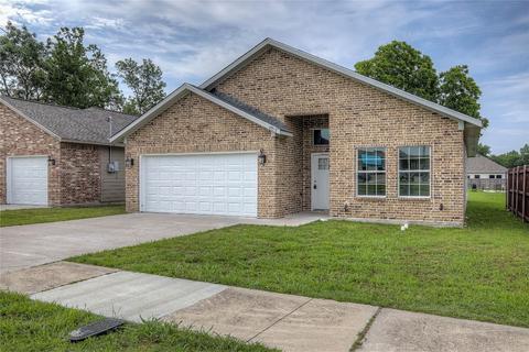 4915 Lee St, Greenville, TX 75401