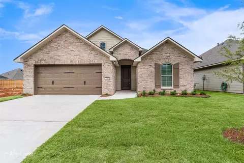 3346 Grand Lake Dr, Bossier City, LA 71111
