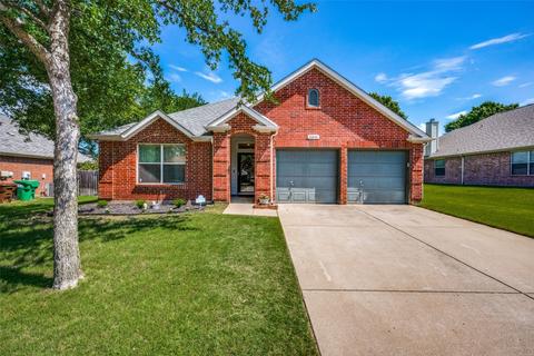 3805 Luck Hole Dr, Denton, TX 76210