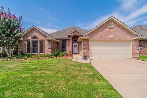 5729 Ozark Dr, Fort Worth, TX 76131