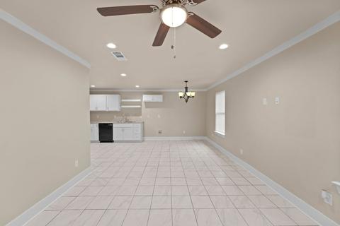 404 E Travis St, Mexia, TX 76667 photo 4
