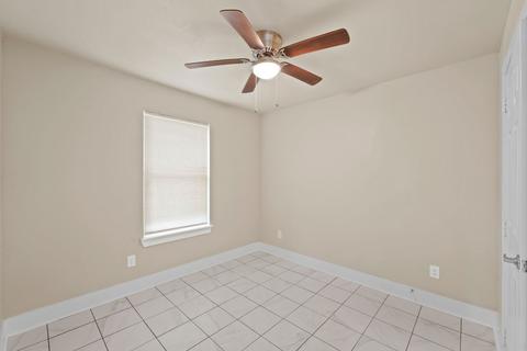 404 E Travis St, Mexia, TX 76667 photo 13