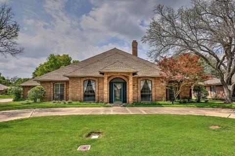 6712 Deep Valley Ln, Fort Worth, TX 76132