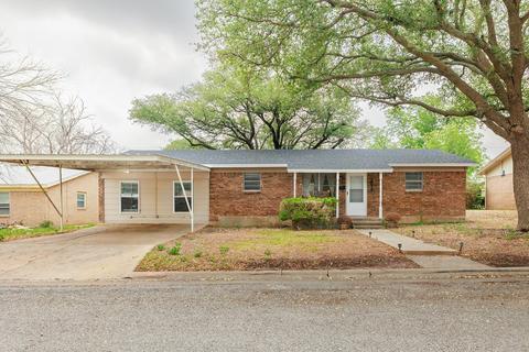 2019 Stanton St, Brady, TX 76825