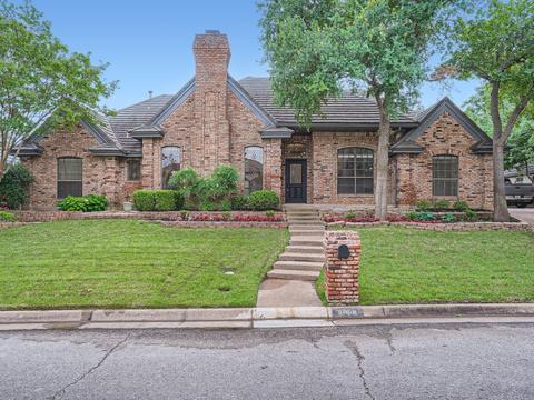 2008 Misty Creek Dr, Arlington, TX 76017