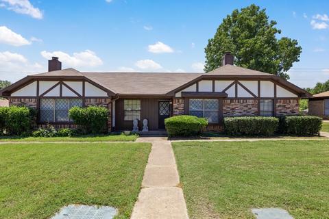 207 Hickory Springs Dr, Euless, TX 76039