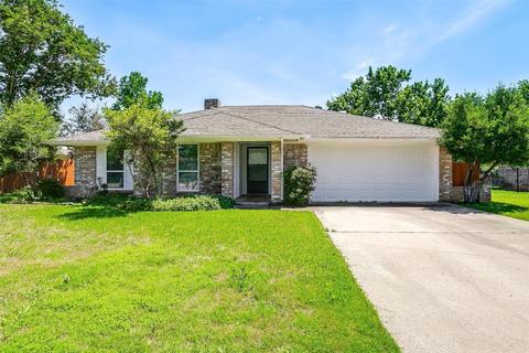 504 Basswood Dr, Euless, TX 76039