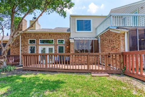 211 Cimarron Trl #6, Irving, TX 75063