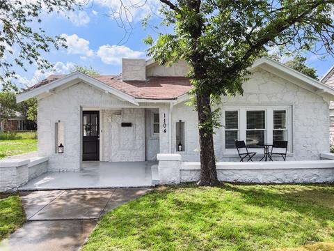 1104 Holcomb St, Brownwood, TX 76801