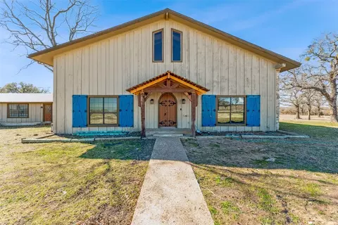 395 Oak View Ct, Stephenville, TX 76401