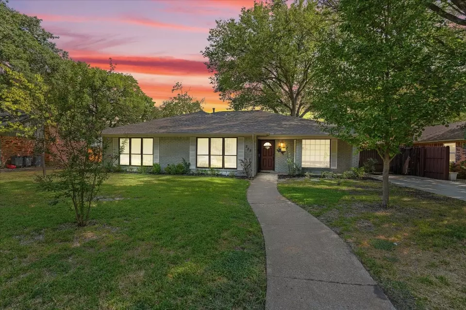 225 Woodhaven Dr, Desoto, TX 75115 30 Photos Movoto