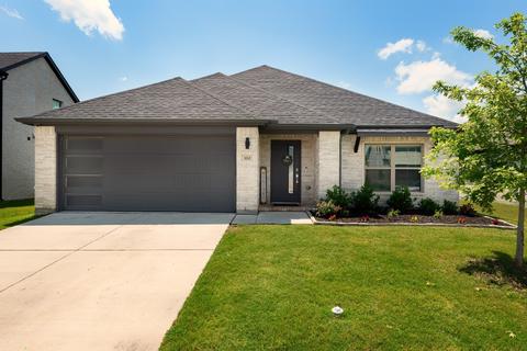 320 Adwood Dr, Waxahachie, TX 75165