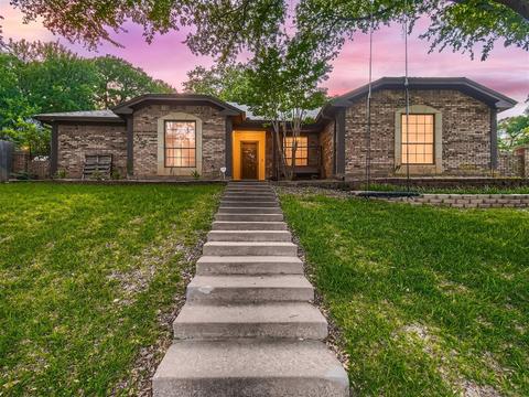 241 Bradford Dr, Hurst, TX 76053