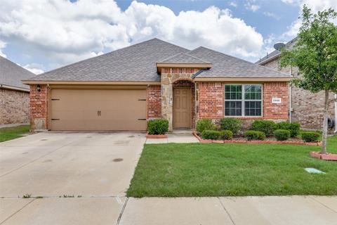 1030 Sadie St, Forney, TX 75126