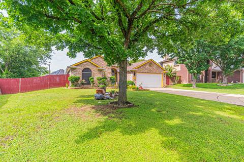 2357 Bentley Ct, Grand Prairie, TX 75052