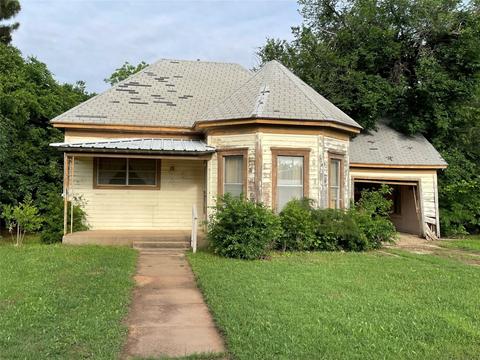 911 Plainview Rd, Seymour, TX 76380