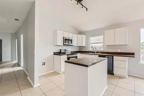 7102 Hanrahan Ct, Arlington, TX 76002