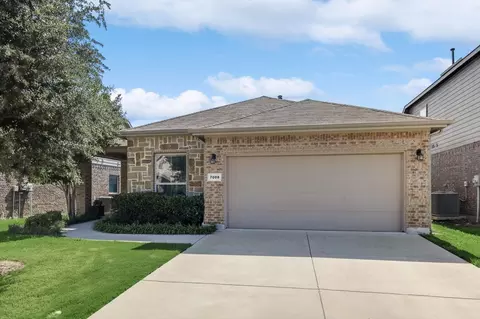 7008 Cloudcroft Ln, Fort Worth, TX 76131