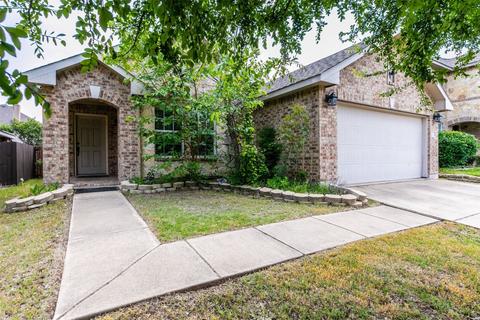 2424 Grand Rapids Dr, Fort Worth, TX 76177