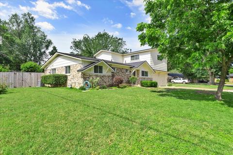 305 Sundown Ct, Burleson, TX 76028