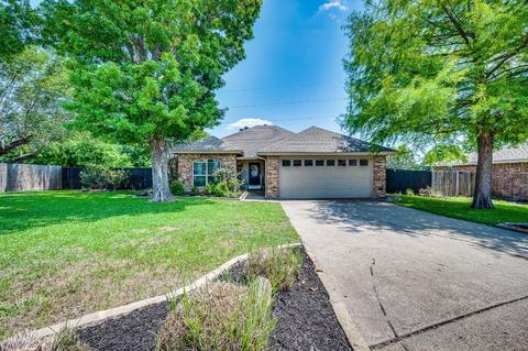 2102 W Mesa Wood Dr, Glenn Heights, TX 75154