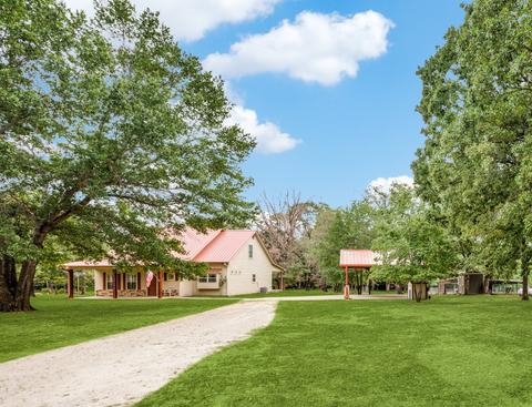 261 Vz County Road 2424, Canton, TX 75103