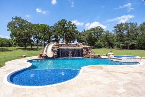 4738 Rawhide Ct, Granbury, TX 76049