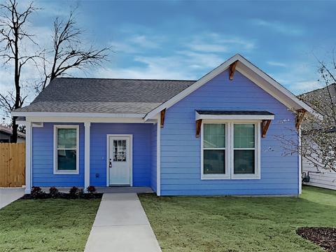 1032 E Leuda St, Fort Worth, TX 76104