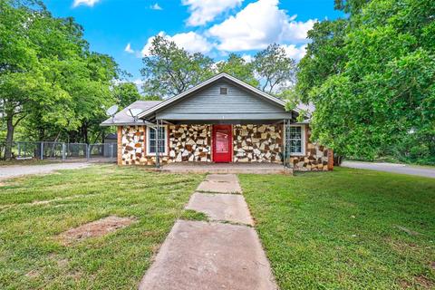 116 E 2nd St, Cleburne, TX 76031