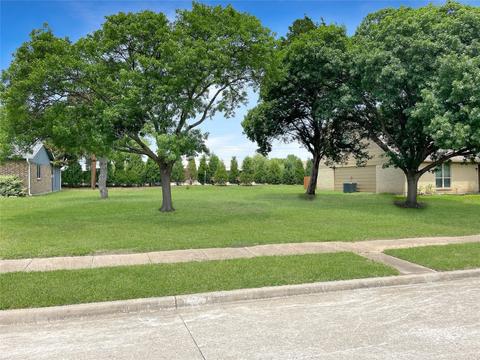 1115 Midway Dr, Richardson, TX 75081