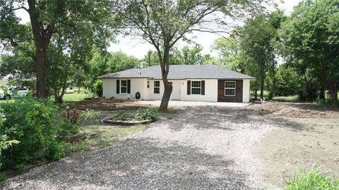 808 Gibson Rd, Waxahachie, TX 75165